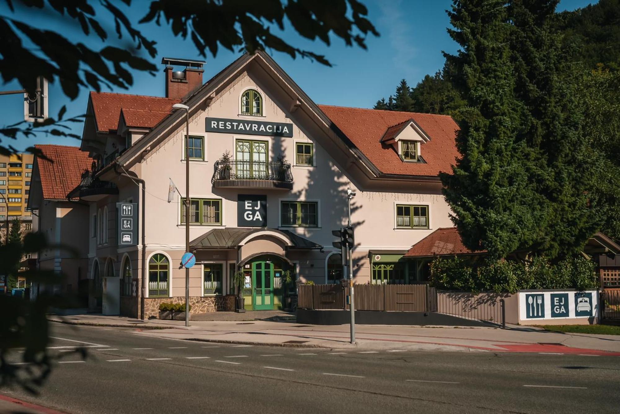 Guest House Ejga Jesenice Eksteriør billede