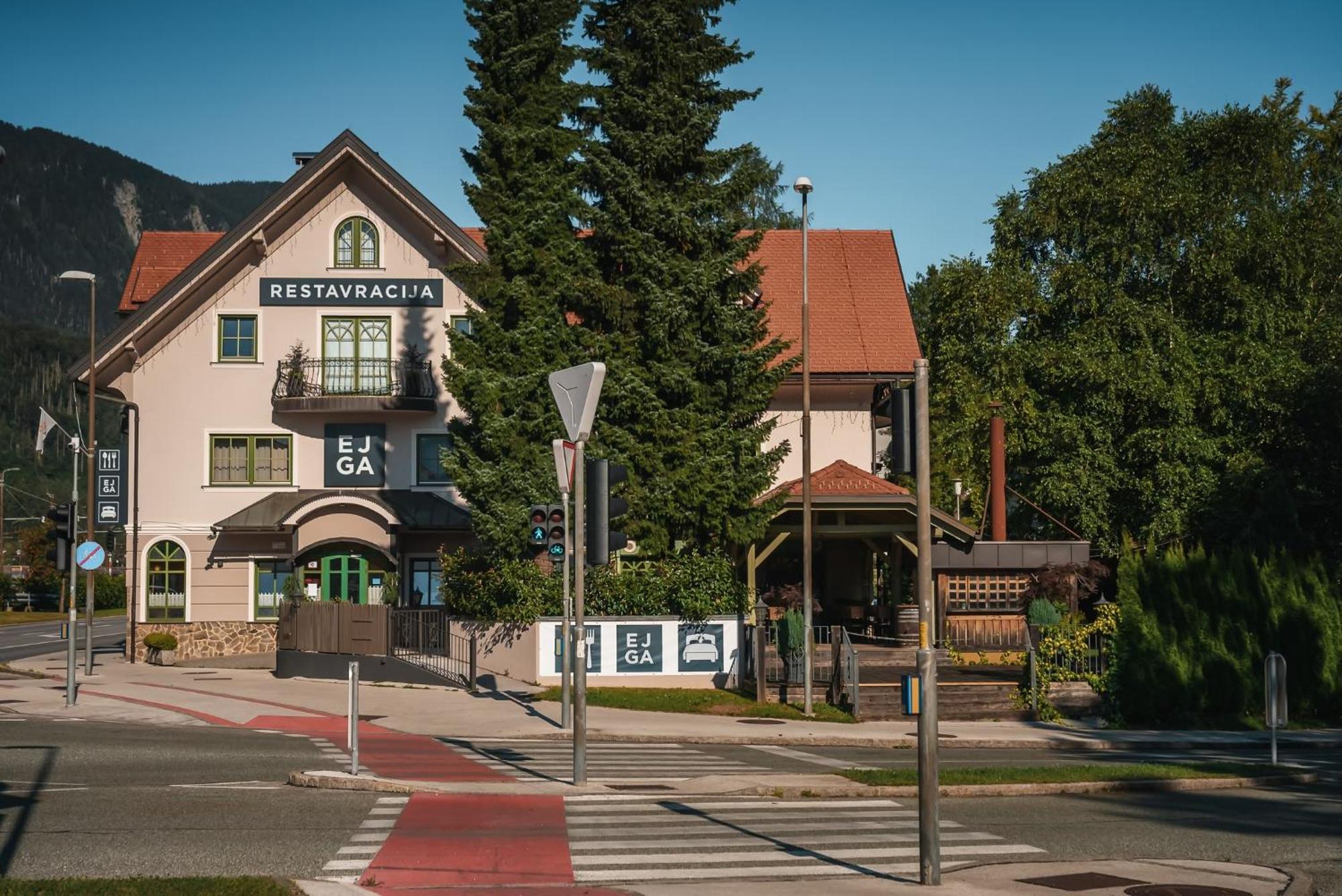 Guest House Ejga Jesenice Eksteriør billede
