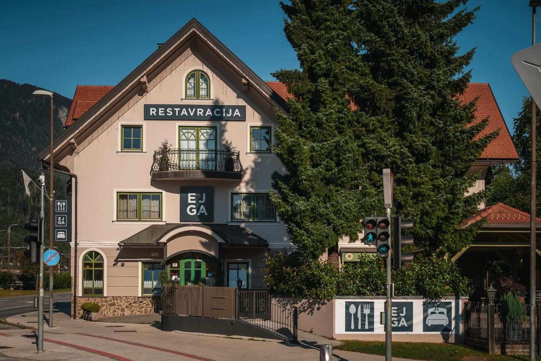 Guest House Ejga Jesenice Eksteriør billede