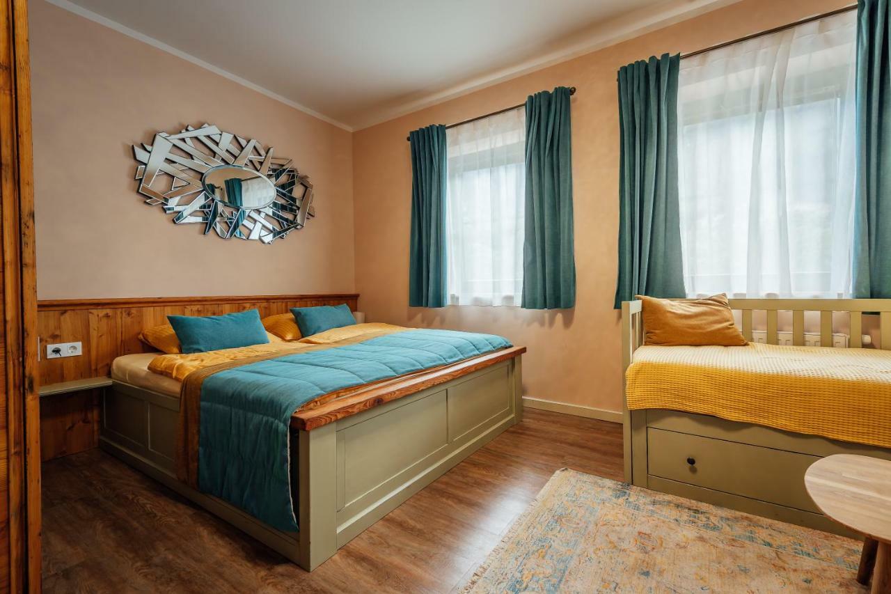 Guest House Ejga Jesenice Eksteriør billede