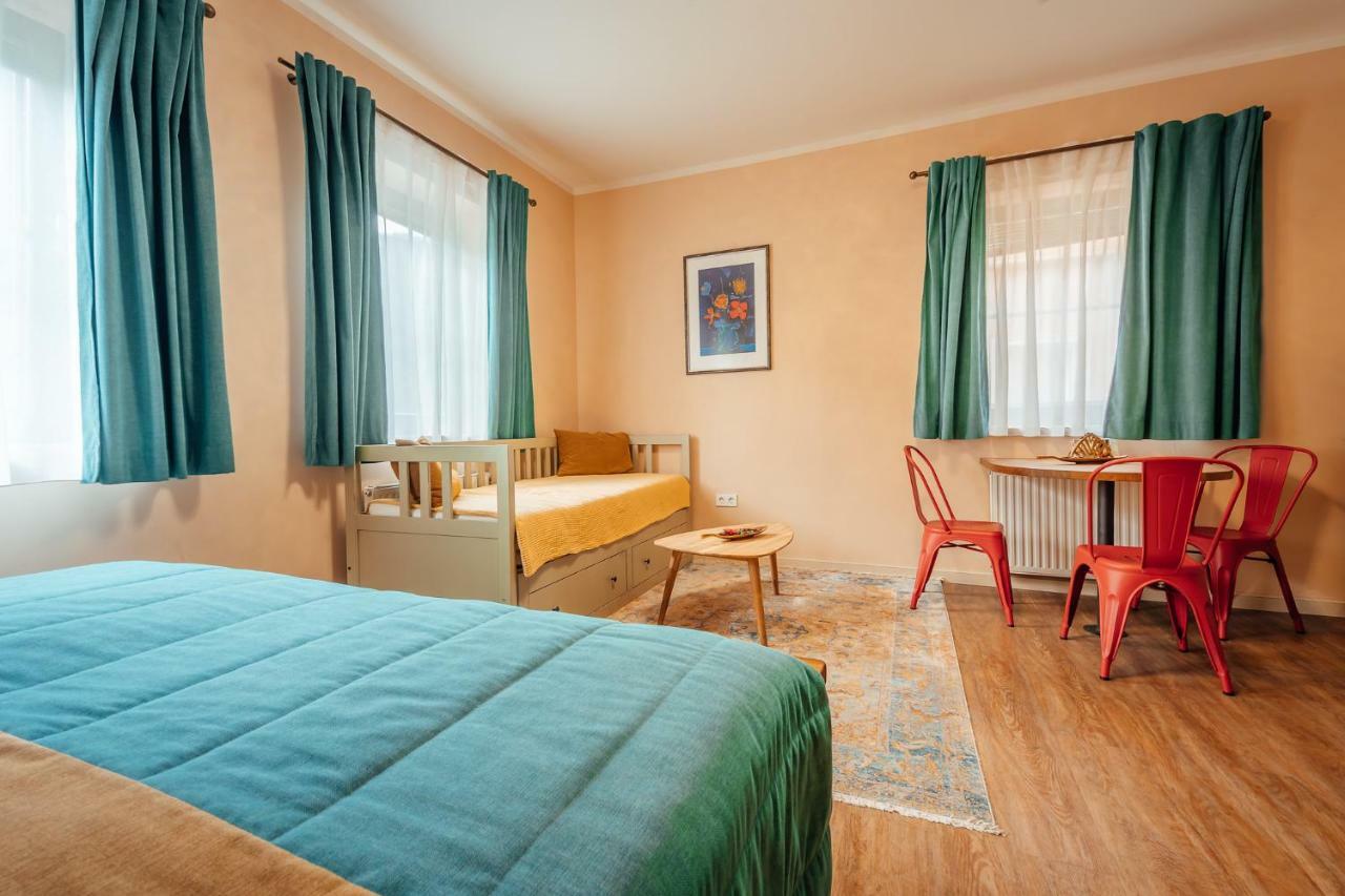Guest House Ejga Jesenice Eksteriør billede